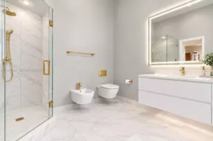 10010 NW 135th St, Hialeah Gardens, FL 33018 - Photo 7