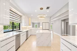 10010 NW 135th St, Hialeah Gardens, FL 33018 - Photo 13
