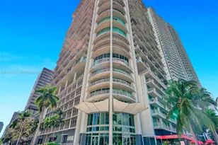 690 SW 1st Ct, Miami, FL 33130 - Photo 3