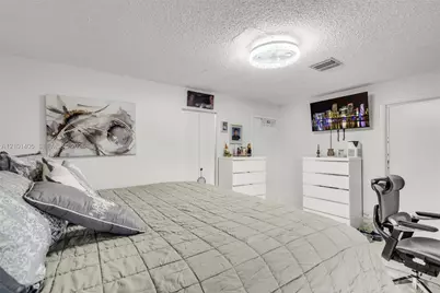 7810 Pembroke Rd, Miramar, FL 33023 - Photo 17
