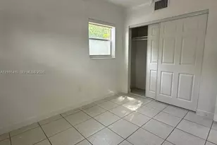 1245 W 24th St, Hialeah, FL 33010 - Photo 7