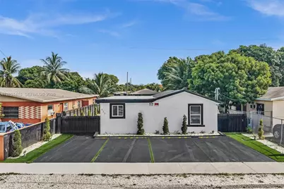 923 NW 110th St, Miami, FL 33168 - Photo 1