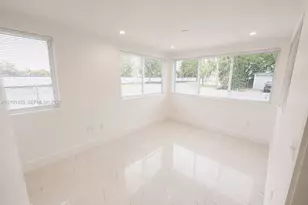 1800 NE 154th St, North Miami Beach, FL 33162 - Photo 9
