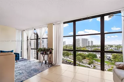 800 Parkview Dr #901, Hallandale Beach, FL 33009 - Photo 5