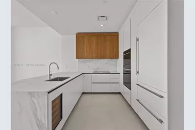 1400 Biscayne Blvd #608, Miami, FL 33132 - Photo 9