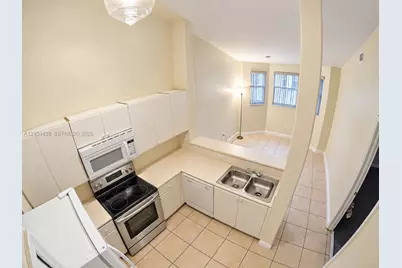 1660 SE 29th St #206, Homestead, FL 33035 - Photo 3