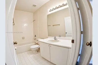 1660 SE 29th St #206, Homestead, FL 33035 - Photo 13