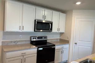 7467 Sail Clover Ln, Zephyrhills, FL 33540 - Photo 5