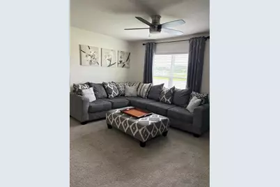 7467 Sail Clover Ln, Zephyrhills, FL 33540 - Photo 9