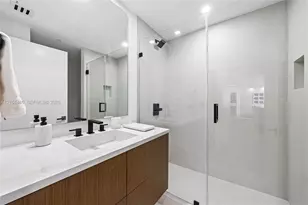 901 Brickell Key Blvd, Miami, FL 33131 - Photo 19