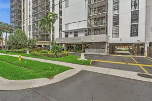 2500 NE 135th St, North Miami, FL 33181 - Photo 57