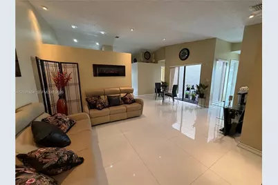 17819 NW 66th Ct Cir, Hialeah, FL 33015 - Photo 5