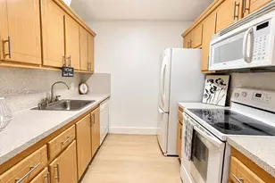800 SW 131st Ave, Pembroke Pines, FL 33027 - Photo 3