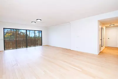 800 NE 195th St #408, Miami, FL 33179 - Photo 3