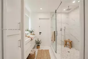 2310 NE 195th St, Miami, FL 33180 - Photo 23