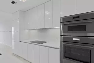 700 NE 24th St, Miami, FL 33137 - Photo 9