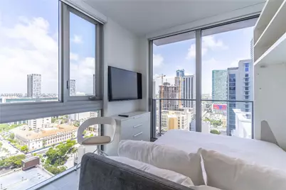 227 NE 2nd St #2906, Miami, FL 33132 - Photo 17