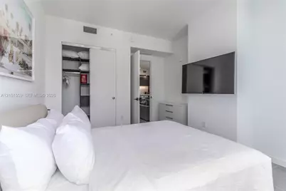 227 NE 2nd St #2906, Miami, FL 33132 - Photo 15