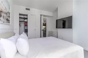 227 NE 2nd St, Miami, FL 33132 - Photo 15