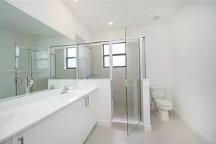 252 SW 159th Way, Pembroke Pines, FL 33027 - Photo 3
