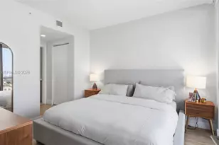 121 NE 34th St, Miami, FL 33137 - Photo 9