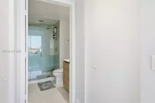 121 NE 34th St, Miami, FL 33137 - Photo 13