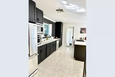 1840 NE 42nd St, Oakland Park, FL 33308 - Photo 17