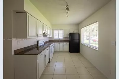 2981 NE 19th Ter #D, Lighthouse Point, FL 33064 - Photo 3