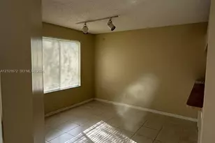 1033 Coral Club Dr, Coral Springs, FL 33071 - Photo 5