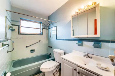 320 E 19th St, Hialeah, FL 33010 - Photo 19