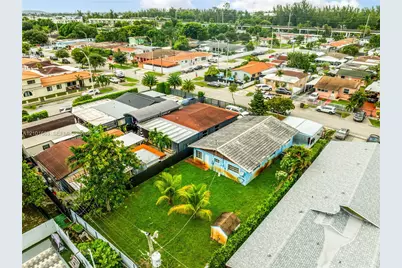 320 E 19th St, Hialeah, FL 33010 - Photo 29