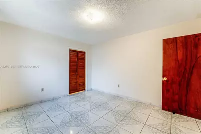 320 E 19th St, Hialeah, FL 33010 - Photo 17