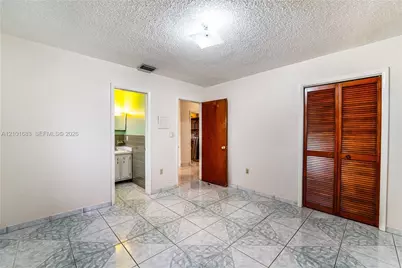 320 E 19th St, Hialeah, FL 33010 - Photo 7