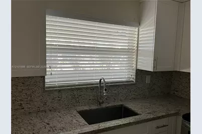 535 W 79th Pl, Hialeah, FL 33014 - Photo 7