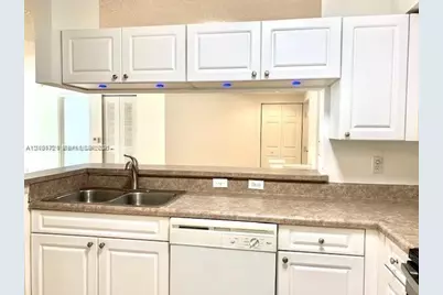 17150 N Bay Rd #2402, Sunny Isles Beach, FL 33160 - Photo 9