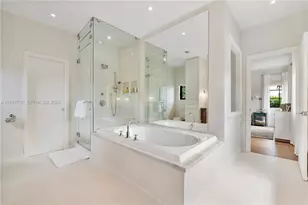 435 W 51st St, Miami Beach, FL 33140 - Photo 25