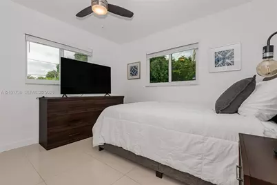711 SW 14th Ct, Fort Lauderdale, FL 33315 - Photo 13