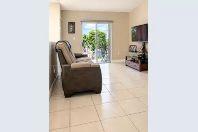 5800 W 18th Ln #202, Hialeah, FL 33012 - Photo 5