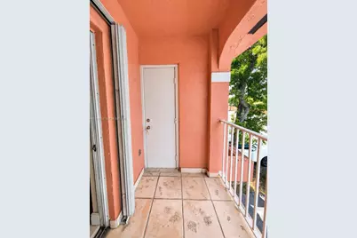 5800 W 18th Ln #202, Hialeah, FL 33012 - Photo 7