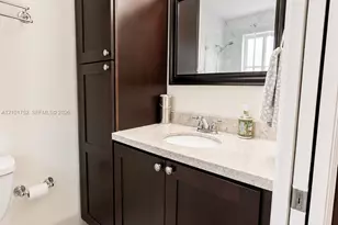 5800 W 18th Ln, Hialeah, FL 33012 - Photo 13