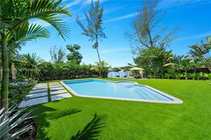 2340 NE 201st St, Miami, FL 33180 - Photo 11