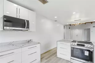 10828 SW 132nd Cir Ct, Miami, FL 33186 - Photo 11