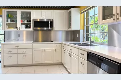 1671 E Sandpiper Cir, Pembroke Pines, FL 33026 - Photo 11