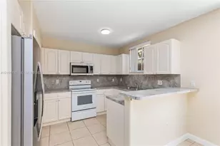 8073 W 36th Ave, Hialeah, FL 33018 - Photo 13