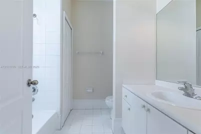 8073 W 36th Ave #2, Hialeah, FL 33018 - Photo 29