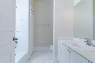 8073 W 36th Ave, Hialeah, FL 33018 - Photo 29