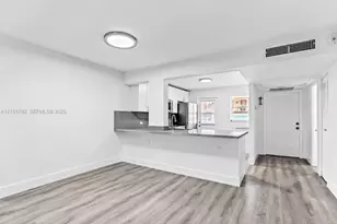 445 NE 195th St, Miami, FL 33179 - Photo 3