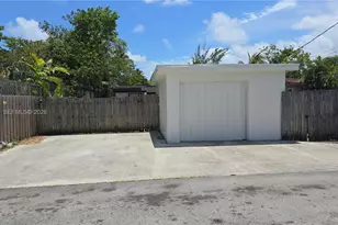 1639 Funston St, Hollywood, FL 33020 - Photo 15