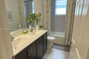 3434 W 108th St, Hialeah, FL 33018 - Photo 15