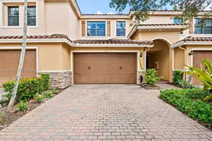 124 W Riverwalk Cir W, Plantation, FL 33325 - Photo 13